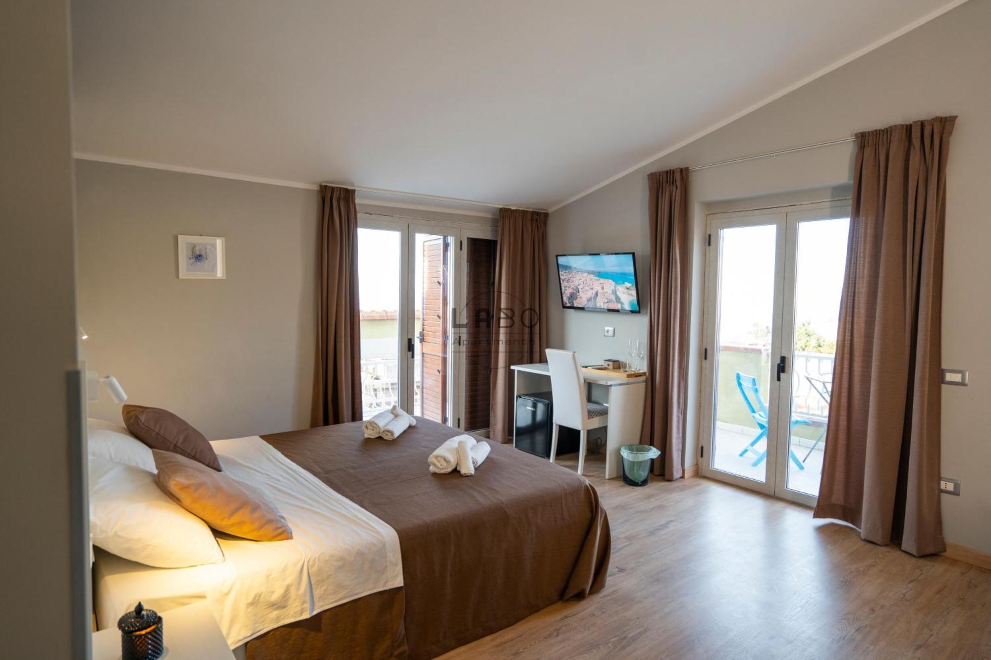 Agape Rooms In Тропея Экстерьер фото