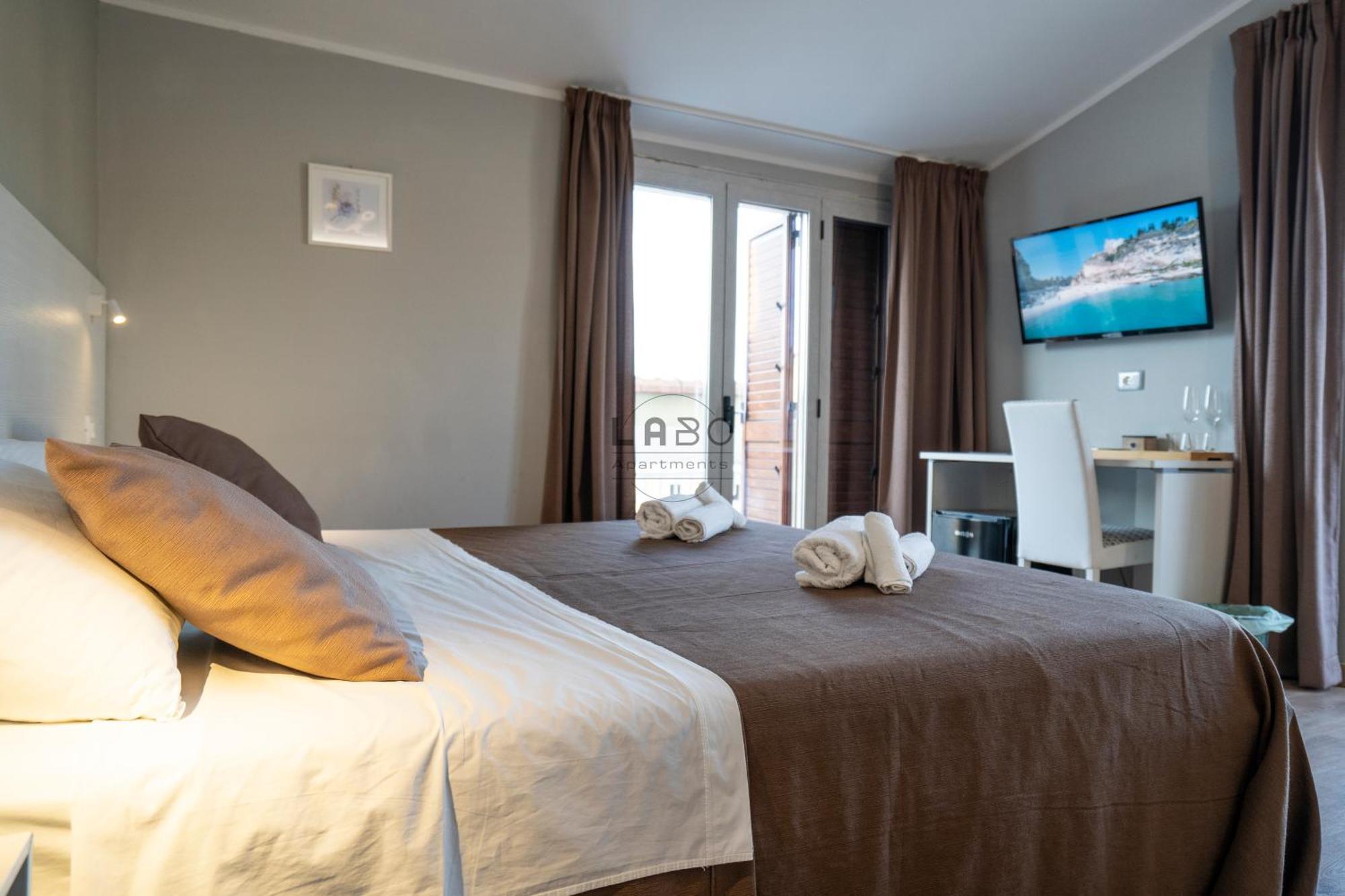 Agape Rooms In Тропея Экстерьер фото